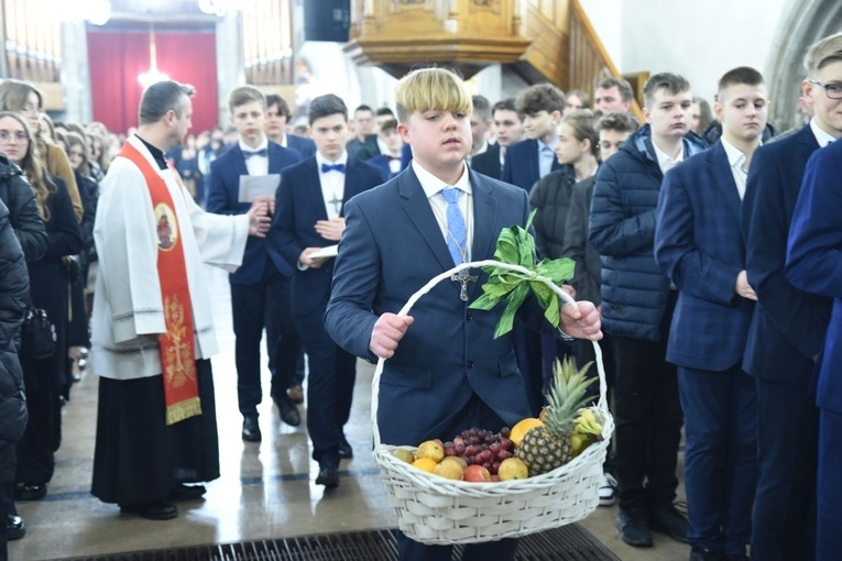 Bierzmowanie u św. Małgorzaty w Nowym Sączu, cz. 2 
