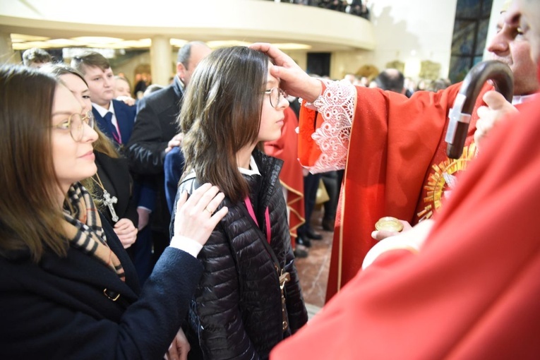 Bierzmowanie w Pustkowie Osiedlu