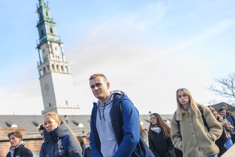 Pielgrzymka maturzystów diecezji świdnickiej - cz. 01