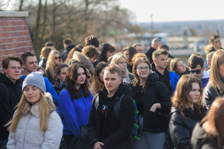 Pielgrzymka maturzystów diecezji świdnickiej - cz. 01