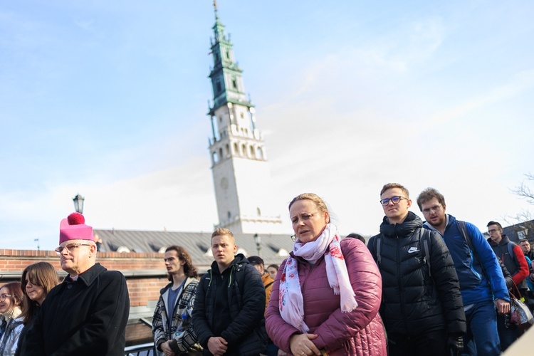 Pielgrzymka maturzystów diecezji świdnickiej - cz. 01