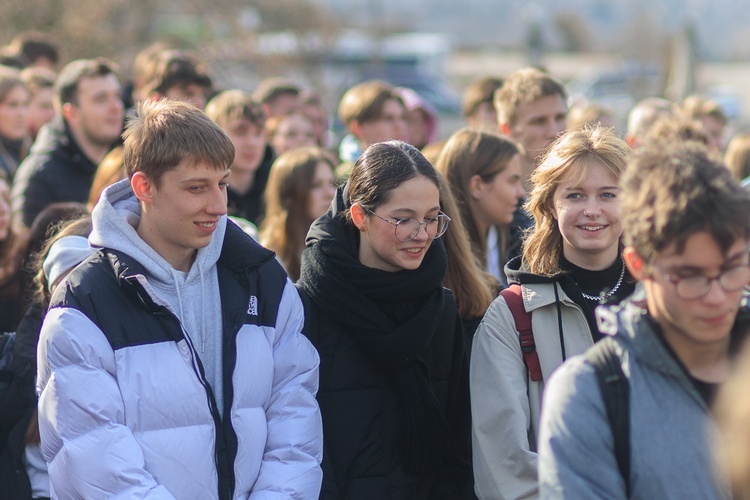 Pielgrzymka maturzystów diecezji świdnickiej - cz. 01