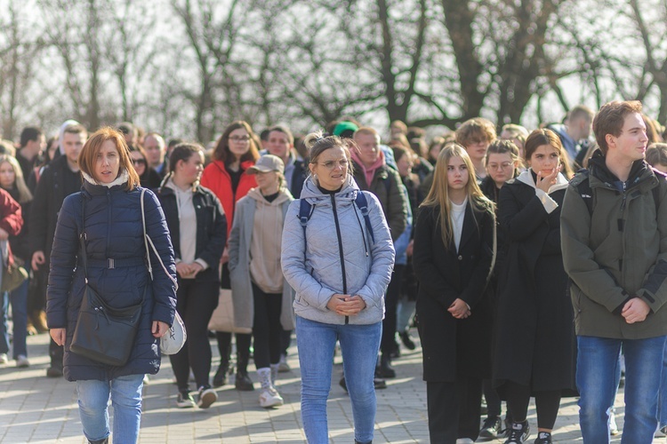 Pielgrzymka maturzystów diecezji świdnickiej - cz. 01