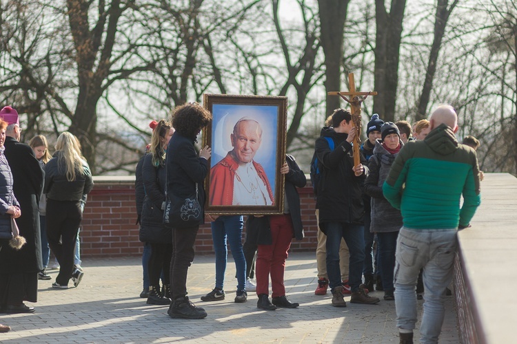 Pielgrzymka maturzystów diecezji świdnickiej - cz. 01