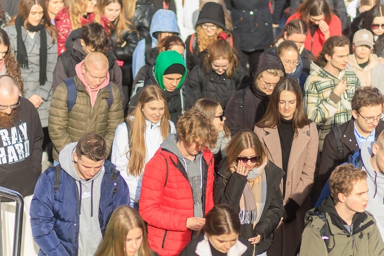 Pielgrzymka maturzystów diecezji świdnickiej - cz. 01