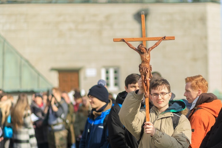 Pielgrzymka maturzystów diecezji świdnickiej - cz. 01