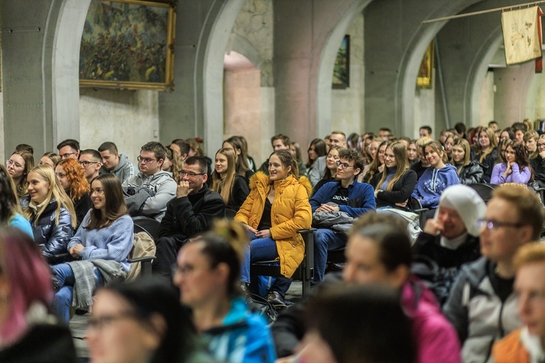 Pielgrzymka maturzystów diecezji świdnickiej - cz. 01