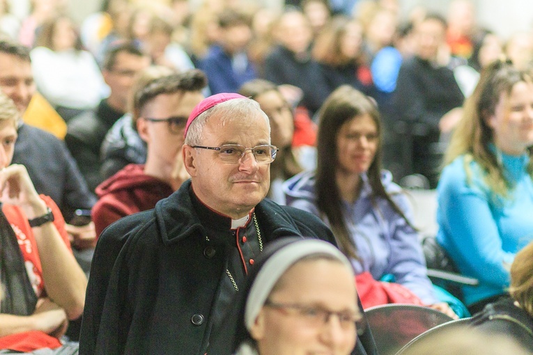 Pielgrzymka maturzystów diecezji świdnickiej - cz. 01