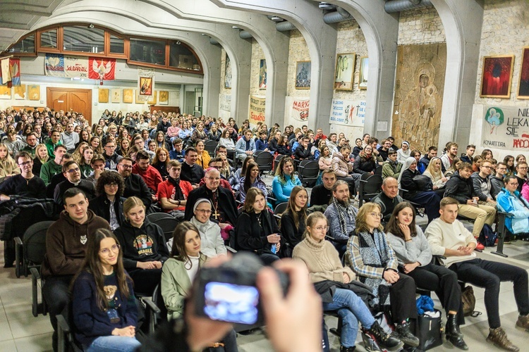 Pielgrzymka maturzystów diecezji świdnickiej - cz. 01