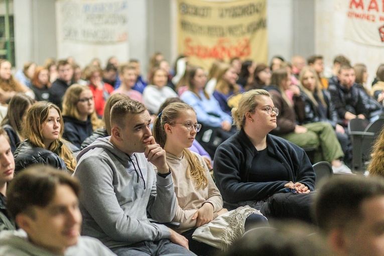 Pielgrzymka maturzystów diecezji świdnickiej - cz. 01