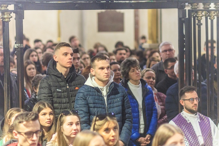 Pielgrzymka maturzystów diecezji świdnickiej - cz. 01