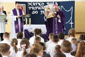 Biskup Antoni Długosz, senior częstochowski, odprawił Mszę św. i wygłosił homilię.