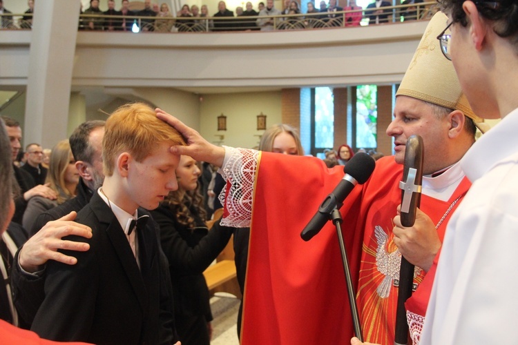 Bierzmowanie u Jana Pawła II w Nowym Sączu