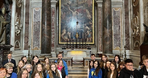 Uczniowie "Katolika" pielgrzymowali do grobu swojego patrona - św. Jana Pawła II. 