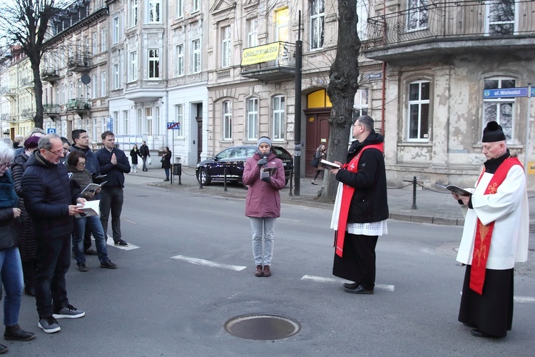 Krzyż pokonał granicę