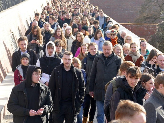 Pielgrzymka maturzystów diecezji świdnickiej na Jasną Górę - cz. 02