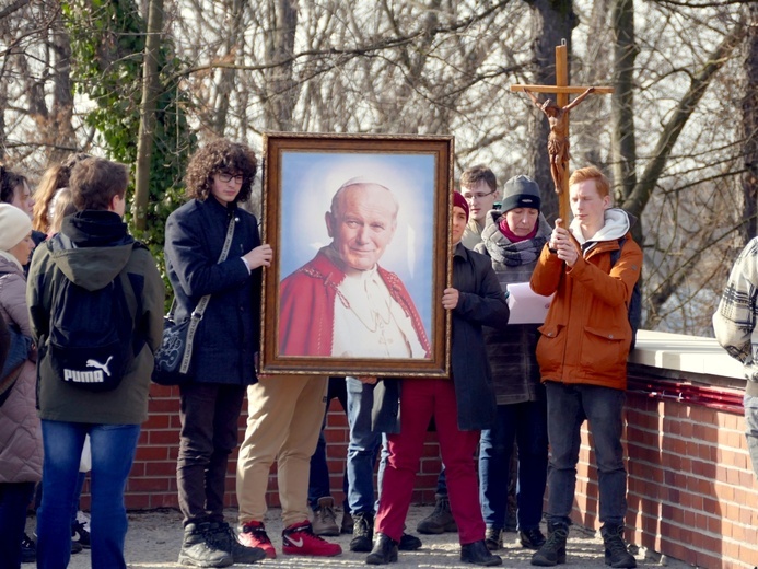 Pielgrzymka maturzystów diecezji świdnickiej na Jasną Górę - cz. 02