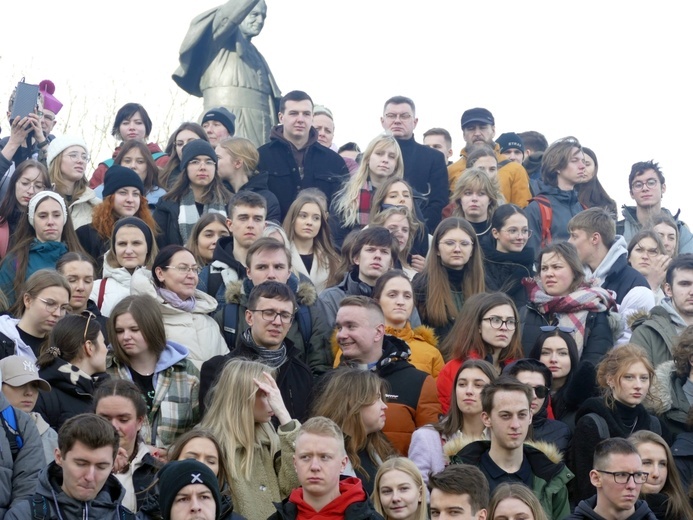 Pielgrzymka maturzystów diecezji świdnickiej na Jasną Górę - cz. 02