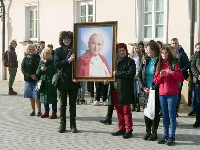 Pielgrzymka maturzystów diecezji świdnickiej na Jasną Górę - cz. 02