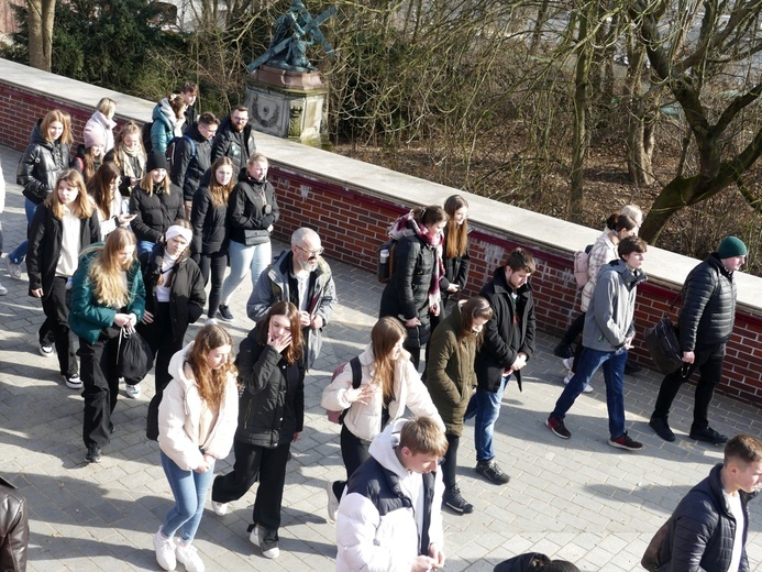 Pielgrzymka maturzystów diecezji świdnickiej na Jasną Górę - cz. 02