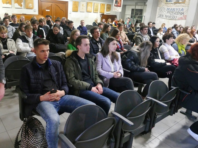 Pielgrzymka maturzystów diecezji świdnickiej na Jasną Górę - cz. 02