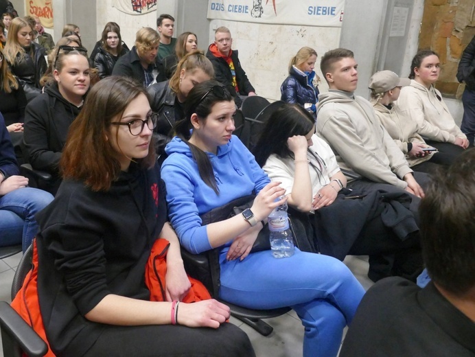 Pielgrzymka maturzystów diecezji świdnickiej na Jasną Górę - cz. 02