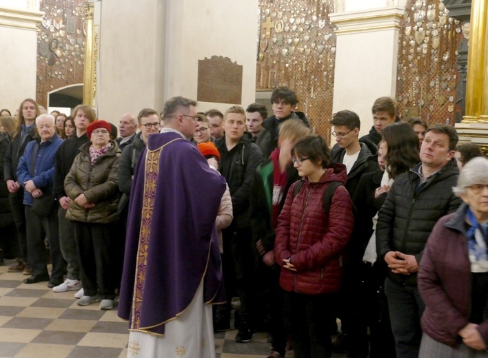 Pielgrzymka maturzystów diecezji świdnickiej na Jasną Górę - cz. 02