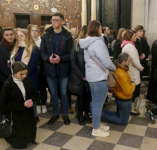 Pielgrzymka maturzystów diecezji świdnickiej na Jasną Górę - cz. 02