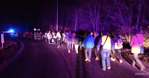 20 km nocnej Drogi Krzyżowej