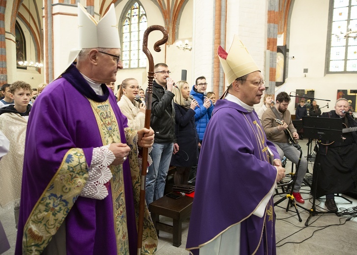 Dziękczynienie za posługę bp Edwarda, cz. 1