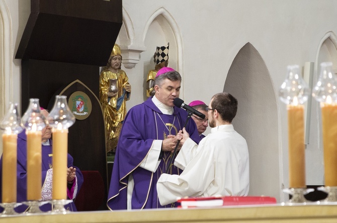 Dziękczynienie za posługę bp Edwarda, cz. 1