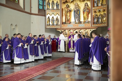 Dziękczynienie za posługę bp Edwarda, cz. 1