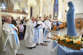 Błogosławieństwo figury Matki Bożej z Kibeho.