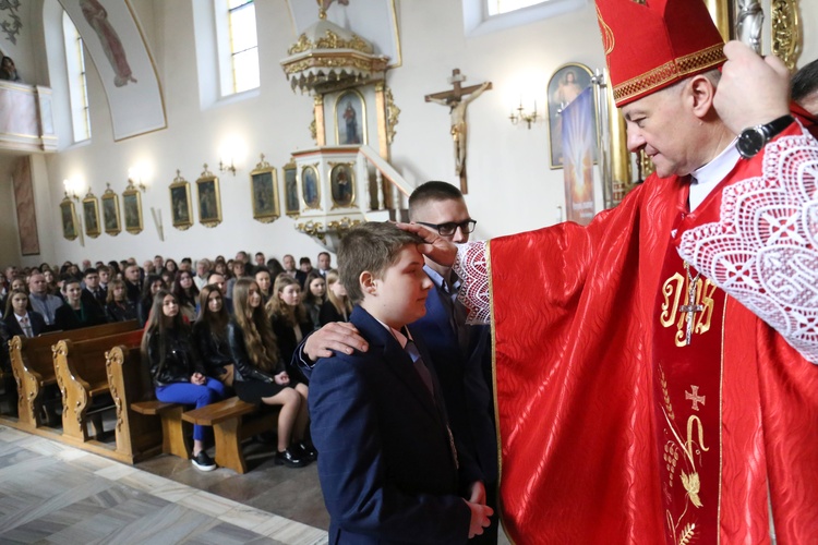 Bierzmowanie w Olszynach koło Wojnicza