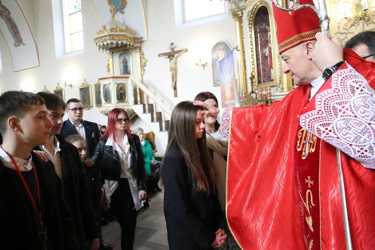 Bierzmowanie w Olszynach koło Wojnicza