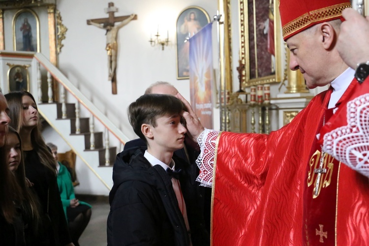 Bierzmowanie w Olszynach koło Wojnicza