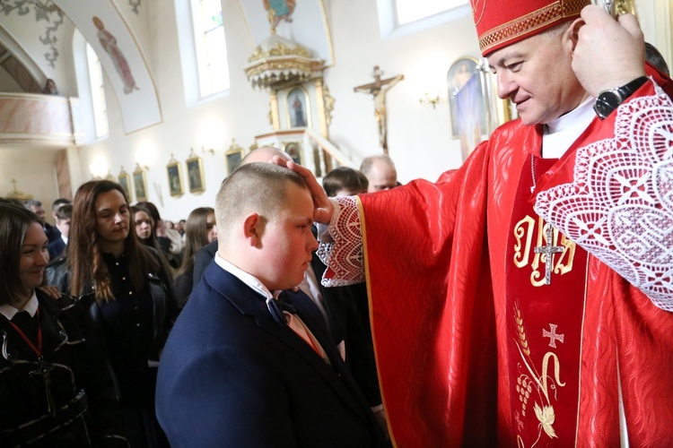 Bierzmowanie w Olszynach koło Wojnicza