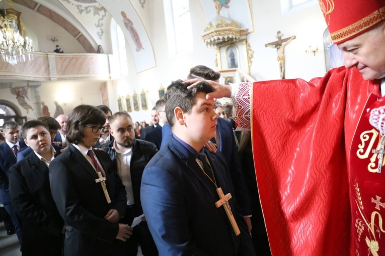 Bierzmowanie w Olszynach koło Wojnicza