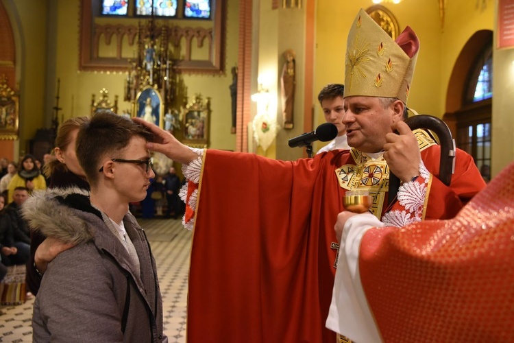 Bierzmowanie w parafii św. Rodziny w Tarnowie