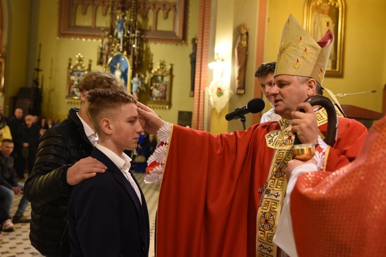 Bierzmowanie w parafii św. Rodziny w Tarnowie