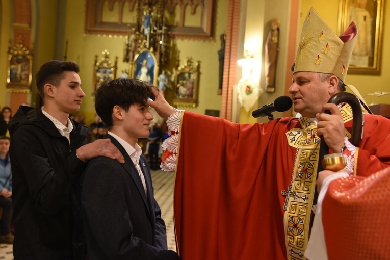 Bierzmowanie w parafii św. Rodziny w Tarnowie