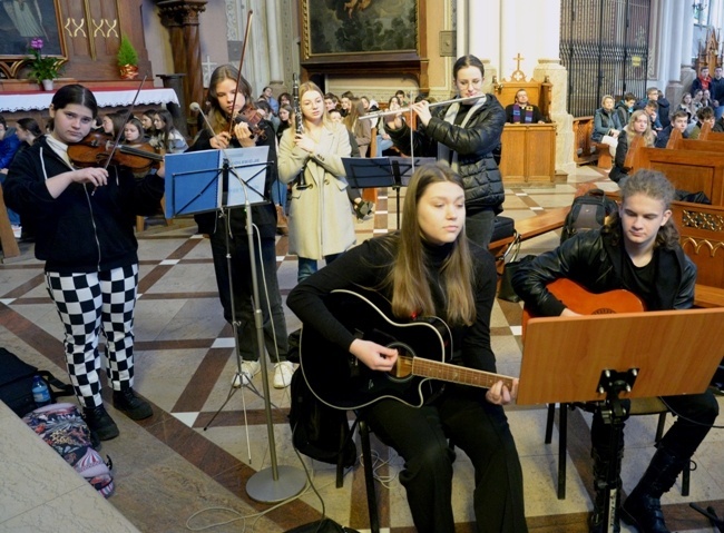 Trzeci dzień rekolekcji dla młodych