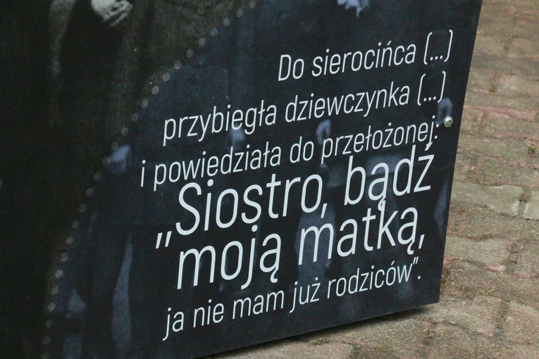 Wystawa poświęcona ratowaniu dzieci przez siostry Franciszkanki Rodziny Maryi