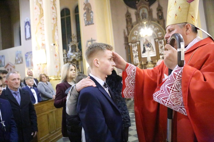 Bierzmowanie w Porąbce Uszewskiej