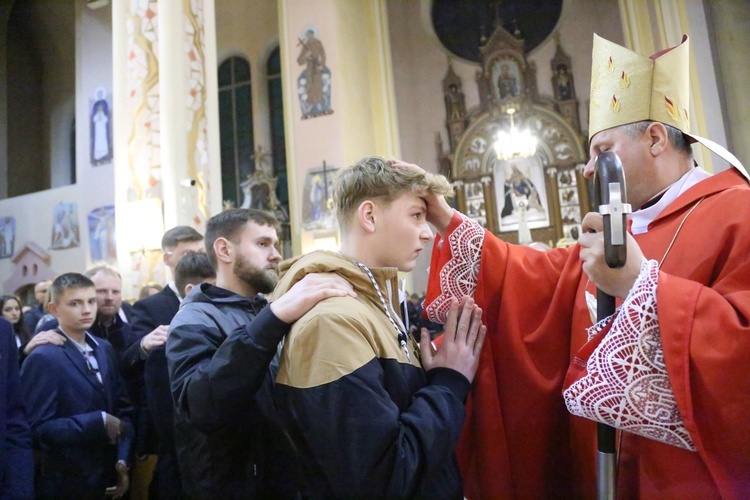 Bierzmowanie w Porąbce Uszewskiej