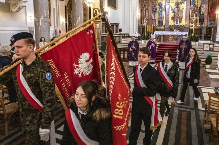 Ratującym Żydów. Tablica w bazylice salezjanów na Pradze