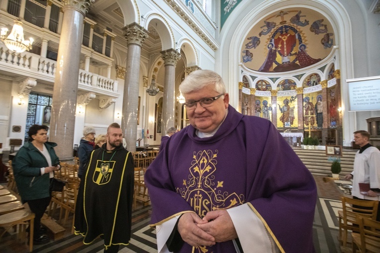 Ratującym Żydów. Tablica w bazylice salezjanów na Pradze