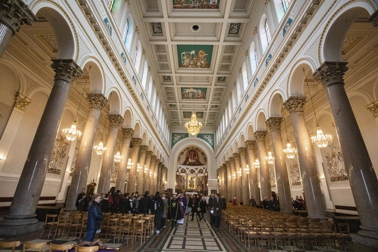 Ratującym Żydów. Tablica w bazylice salezjanów na Pradze