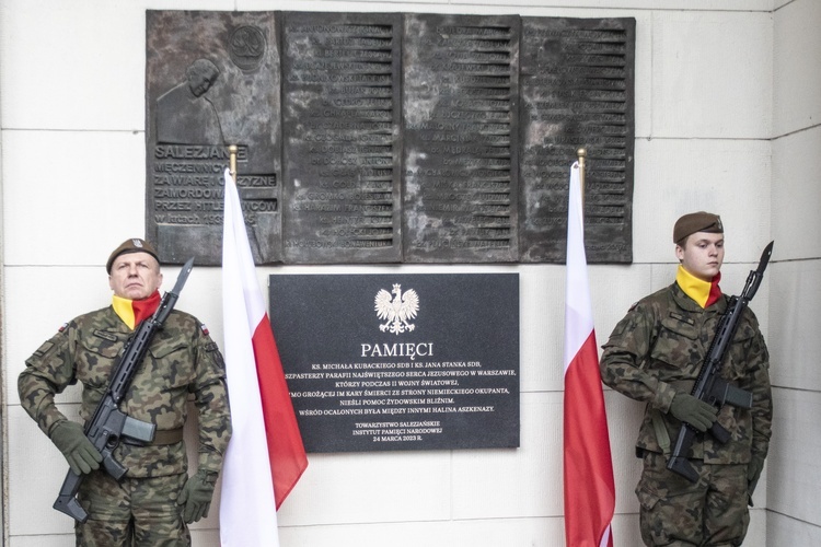 Ratującym Żydów. Tablica w bazylice salezjanów na Pradze