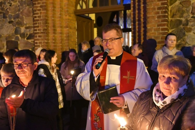 Rzepin. Poszli za krzyżem z Janem Pawłem II